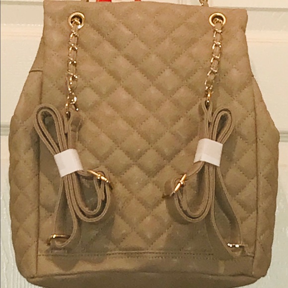 Backpack - Picture 3 of 4